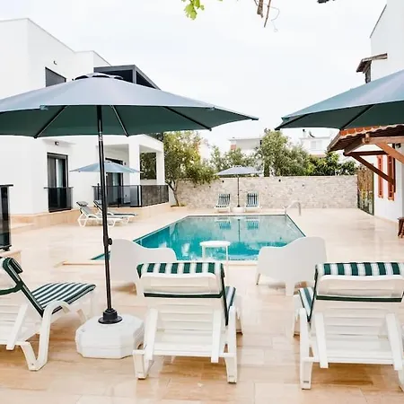 300m To 2 Bedroom Upstairs Flat With Pool A2 - Yeni Duenya Lägenhet Bodrum