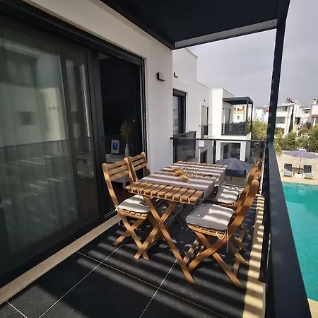 300m To 2 Bedroom Upstairs Flat With Pool A2 - Yeni Dunya 公寓 博德鲁姆