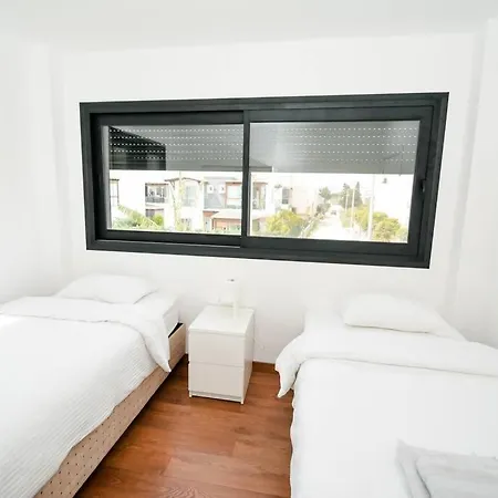 300m To 2 Bedroom Upstairs Flat With Pool A2 - Yeni Dunya * 博德鲁姆