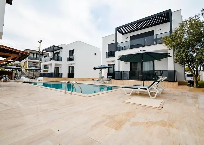 300m To 2 Bedroom Upstairs Flat With Pool A2 - Yeni Dunya