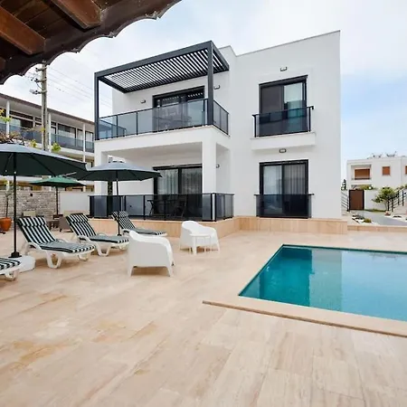300m To 2 Bedroom Upstairs Flat With Pool A2 - Yeni Dunya *