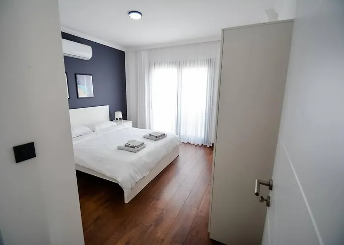 300m To 2 Bedroom Upstairs Flat With Pool A2 - Yeni Dunya Bodrum