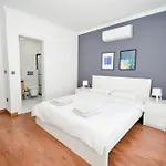Apartment 300m To 2 Bedroom Upstairs Flat With Pool A2 - Yeni Dunya *
