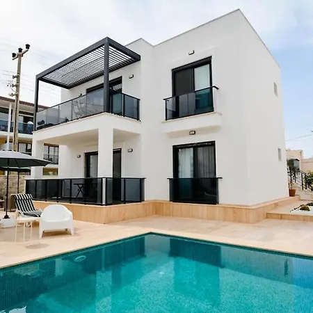 300m To 2 Bedroom Upstairs Flat With Pool A2 - Yeni Dunya Apartment Bodrum