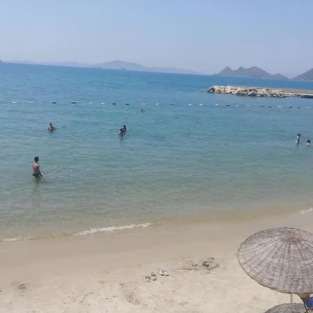 Apartment 300m To 2 Bedroom Upstairs Flat With Pool A2 - Yeni Dunya *