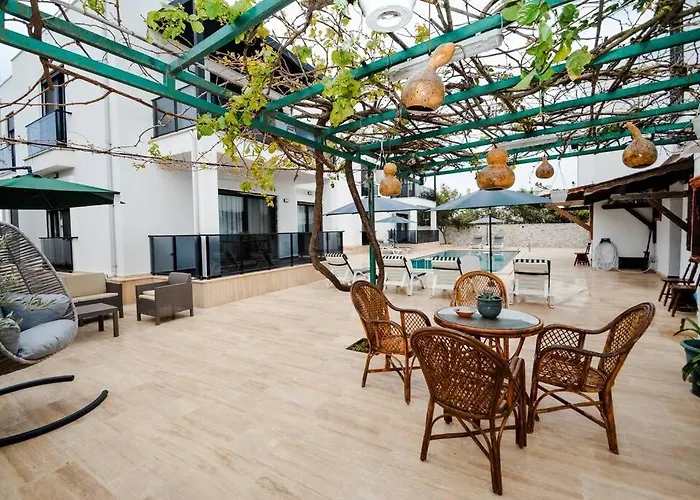 300m To 2 Bedroom Upstairs Flat With Pool A2 - Yeni Dunya * Bodrum