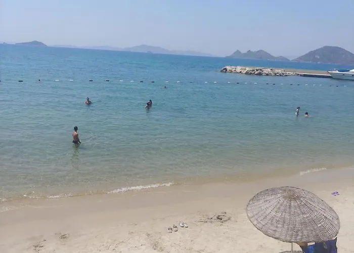 Appartement 300m To 2 Bedroom Upstairs Flat With Pool A2 - Yeni Dunya *