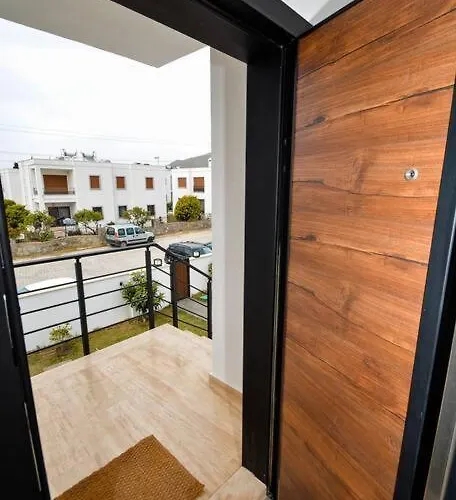 300m To 2 Bedroom Upstairs Flat With Pool A2 - Yeni Dunya Appartamento