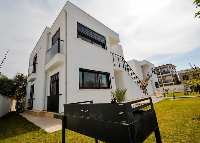 300m To 2 Bedroom Upstairs Flat With Pool A2 - Yeni Dunya Bodrum