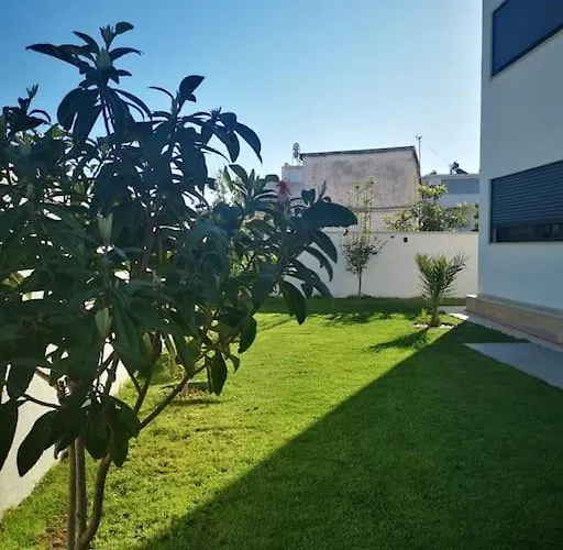 300m To 2 Bedroom Upstairs Flat With Pool A2 - Yeni Duenya Apartmán *