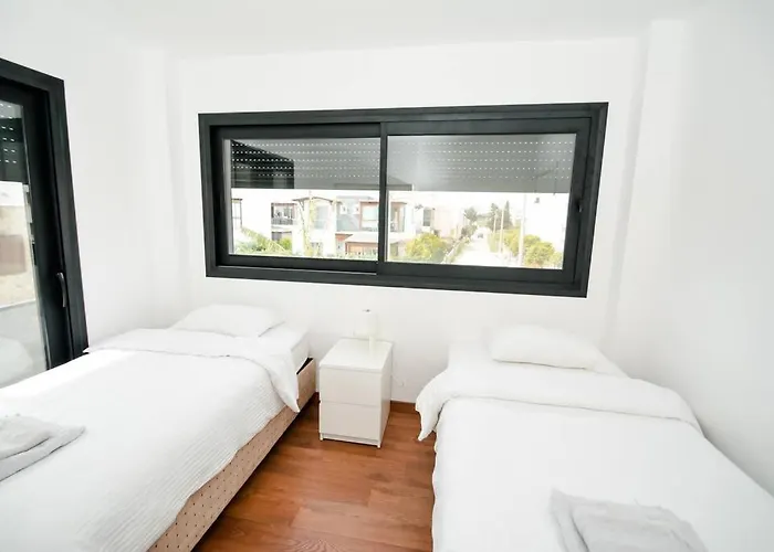 300m To 2 Bedroom Upstairs Flat With Pool A2 - Yeni Duenya * Bodrum