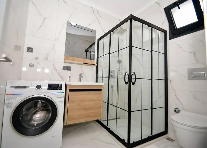 300m To 2 Bedroom Upstairs Flat With Pool A2 - Yeni Dunya *