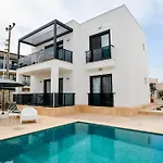 300m To 2 Bedroom Upstairs Flat With Pool A2 - Yeni Dunya アパート ボドルム