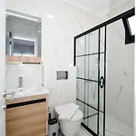 300m To 2 Bedroom Upstairs Flat With Pool A2 - Yeni Dunya アパート