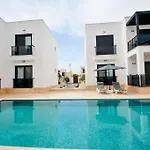 300m To 2 Bedroom Upstairs Flat With Pool A2 - Yeni Dunya ボドルム