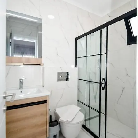 300m To 2 Bedroom Upstairs Flat With Pool A2 - Yeni Dunya Apartment
