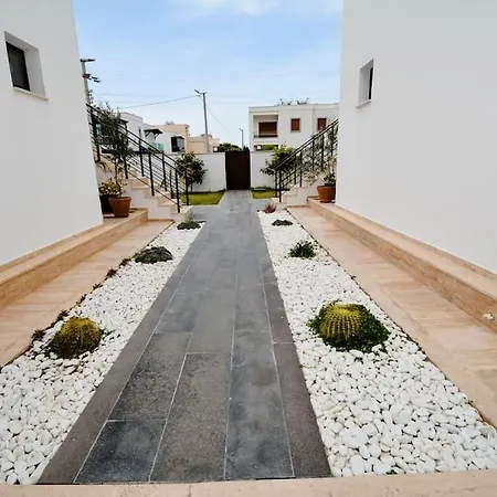 300m To 2 Bedroom Upstairs Flat With Pool A2 - Yeni Dünya