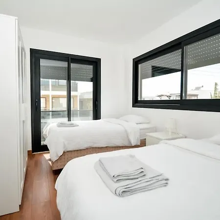 Apartment 300m To 2 Bedroom Upstairs Flat With Pool A2 - Yeni Dunya