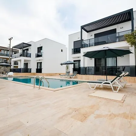 300m To 2 Bedroom Upstairs Flat With Pool A2 - Yeni Dünya